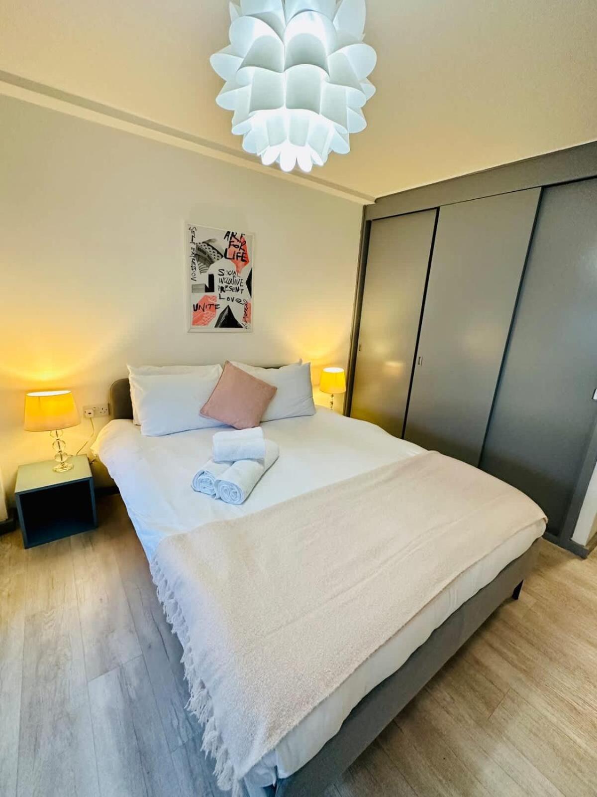Kensington Gardens 2 Bedroom Flat With A Balcony Casa vacanze *